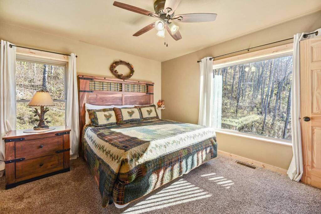 Walnut Ridge Cabin. Sleeps 7-11! Hot Tub, Pool Table, Minutes To Downtown Gatlinburg! Extérieur photo
