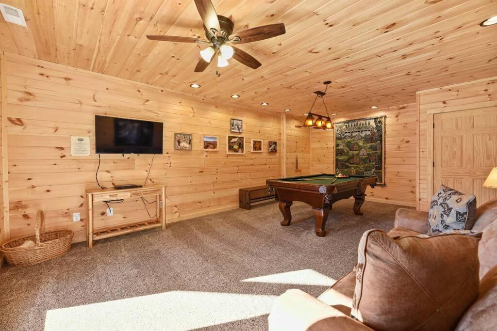 Walnut Ridge Cabin. Sleeps 7-11! Hot Tub, Pool Table, Minutes To Downtown Gatlinburg! Extérieur photo