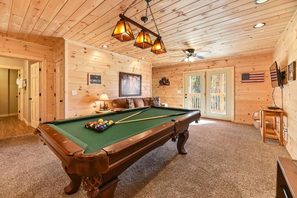 Walnut Ridge Cabin. Sleeps 7-11! Hot Tub, Pool Table, Minutes To Downtown Gatlinburg! Extérieur photo