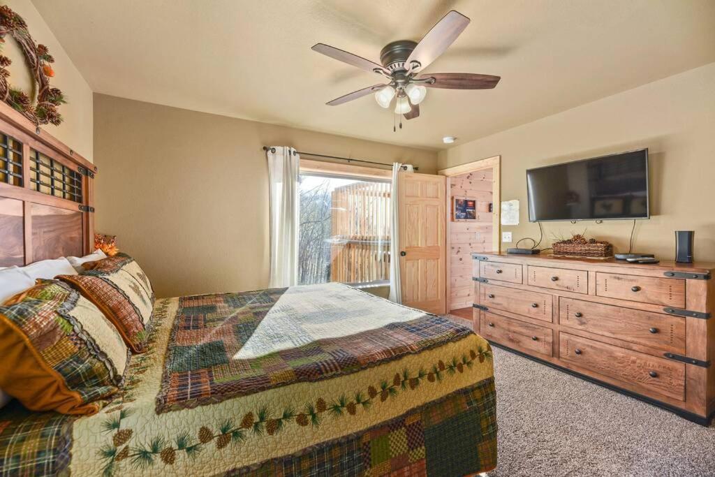 Walnut Ridge Cabin. Sleeps 7-11! Hot Tub, Pool Table, Minutes To Downtown Gatlinburg! Extérieur photo