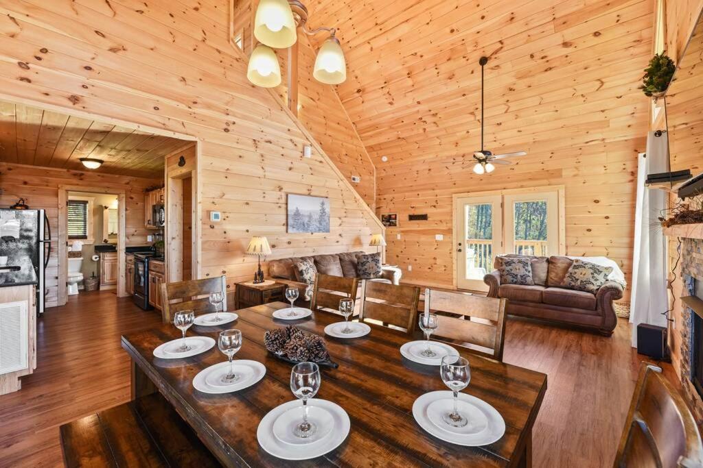 Walnut Ridge Cabin. Sleeps 7-11! Hot Tub, Pool Table, Minutes To Downtown Gatlinburg! Extérieur photo
