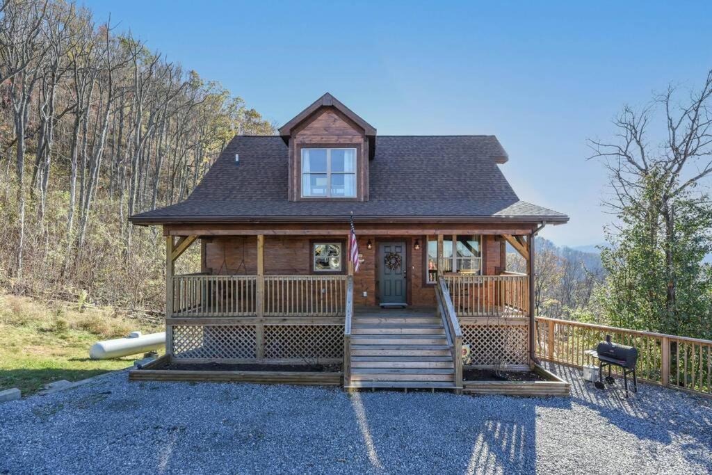 Walnut Ridge Cabin. Sleeps 7-11! Hot Tub, Pool Table, Minutes To Downtown Gatlinburg! Extérieur photo
