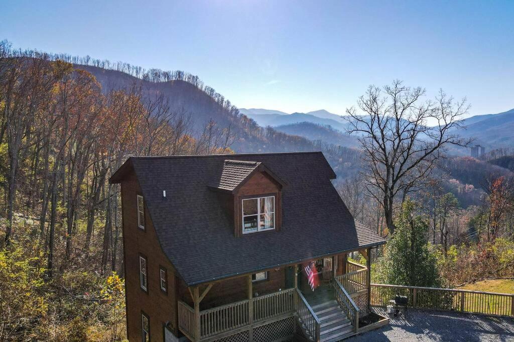 Walnut Ridge Cabin. Sleeps 7-11! Hot Tub, Pool Table, Minutes To Downtown Gatlinburg! Extérieur photo