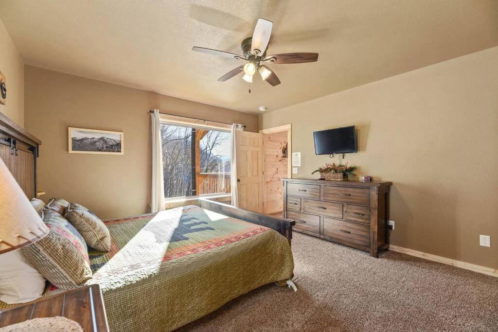 Walnut Ridge Cabin. Sleeps 7-11! Hot Tub, Pool Table, Minutes To Downtown Gatlinburg! Extérieur photo